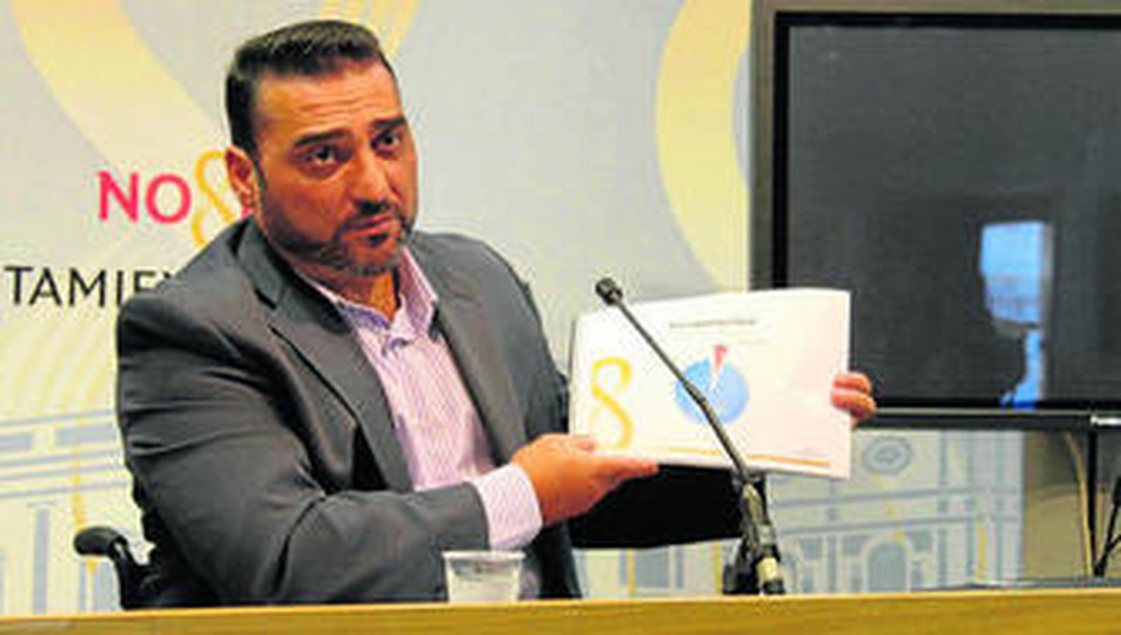 Juan García Camacho, delegado del Distrito Norte, presentó la ejecución del presupuesto ayer.