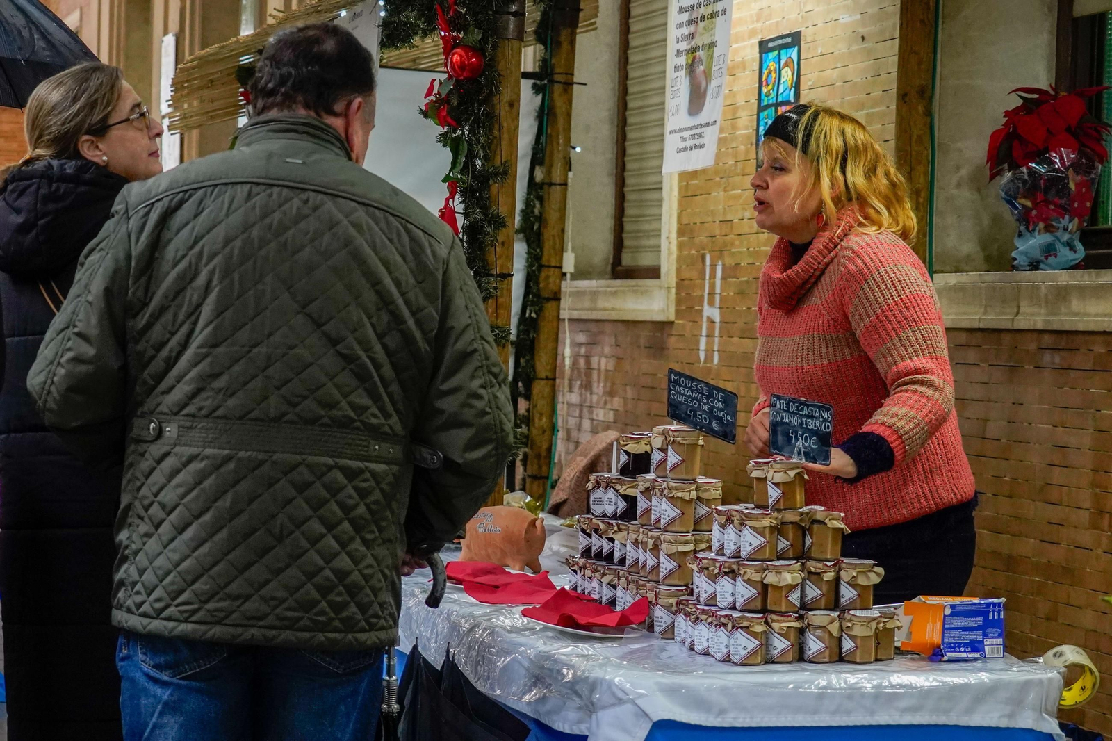 Imágenes de la inauguración del Belén y la XV&nbsp;Muestra de Dulces y Vinos Navideños de la provincia de Huelva en&nbsp;la&nbsp;Diputación