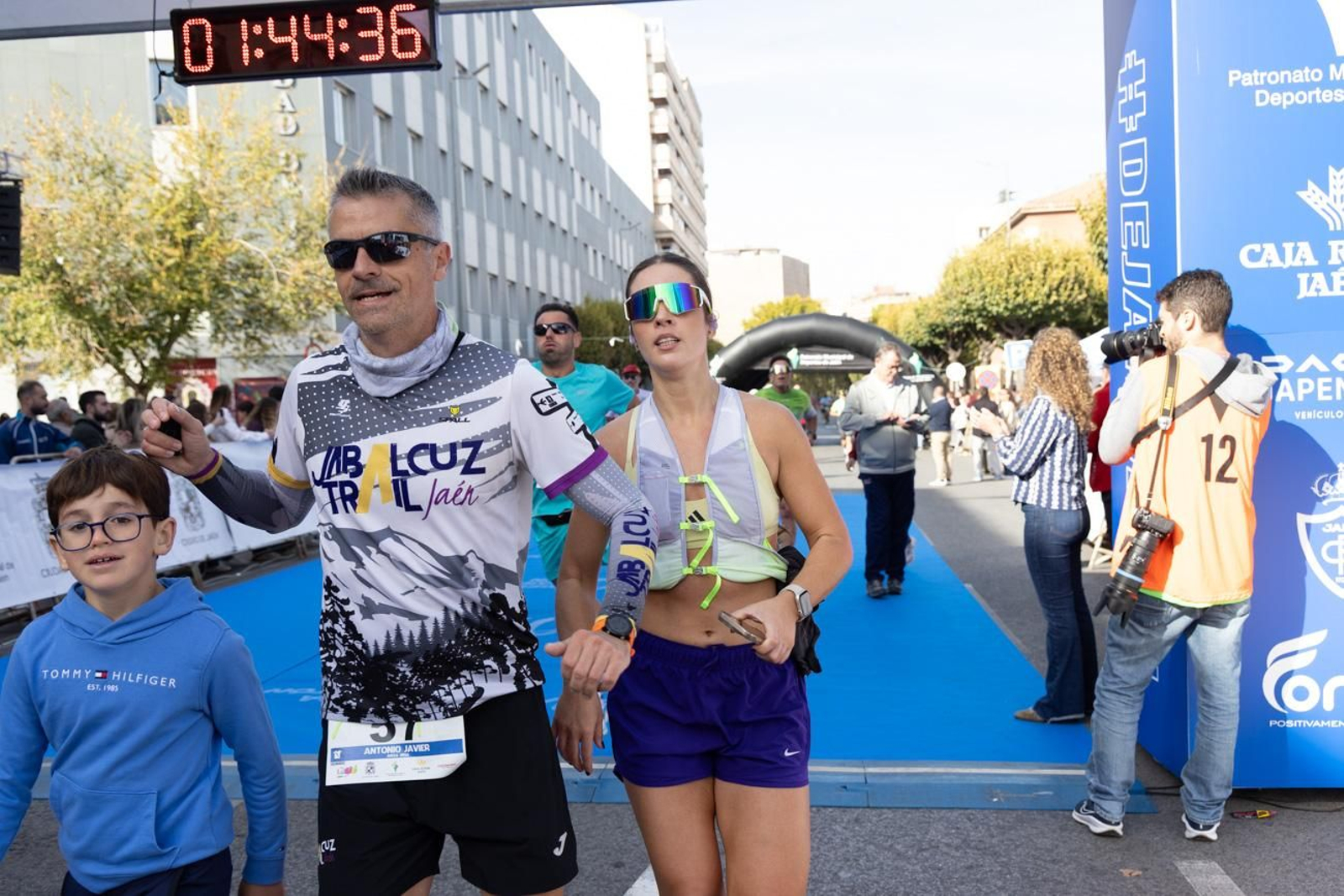 En imágenes: multitudinaria e histórica XXIX Media Maratón 'Ciudad de Jaén' y 10k en memoria de Paco Manzaneda