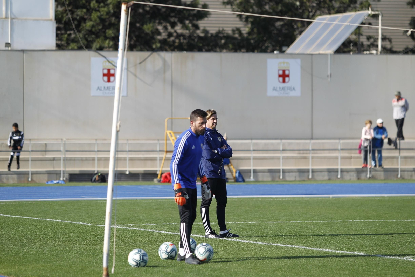 Fotogalería del entrenamiento de la UDA, 6-XII