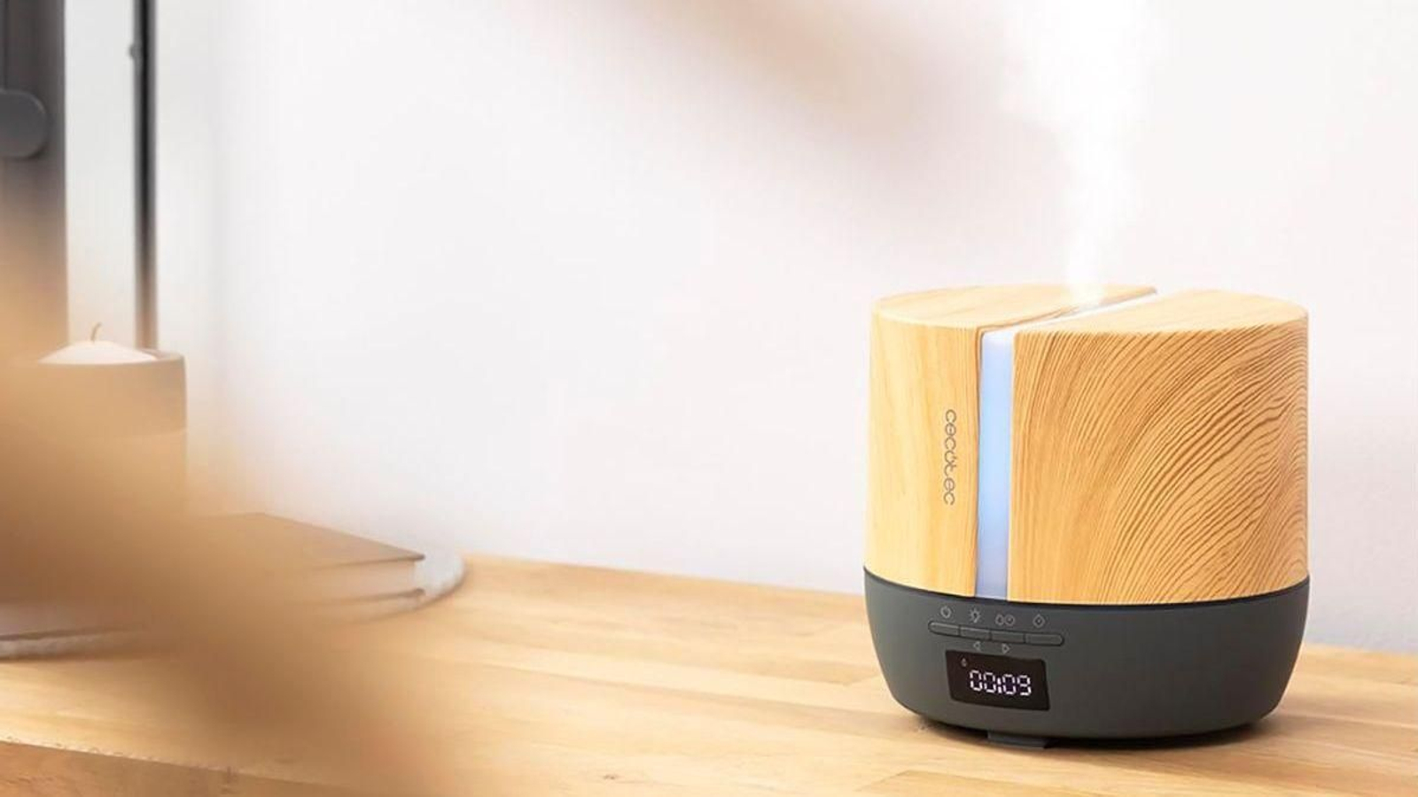 Consigue el ambiente perfecto con este difusor de aromas y humidificador de Cecotec por menos de 30€