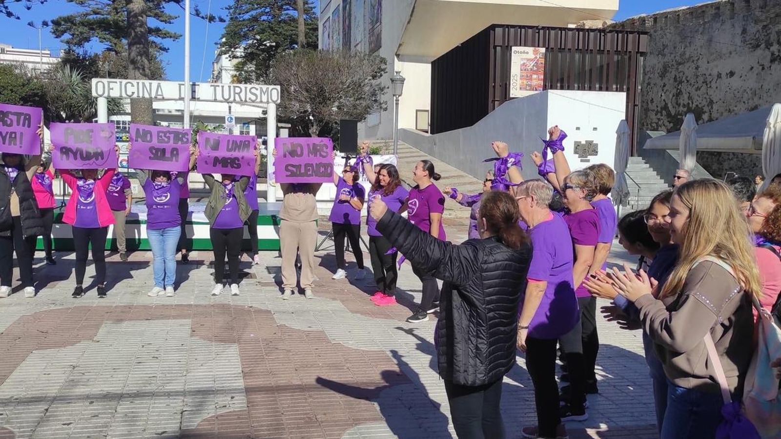 Acto en Tarifa por el 25-N.