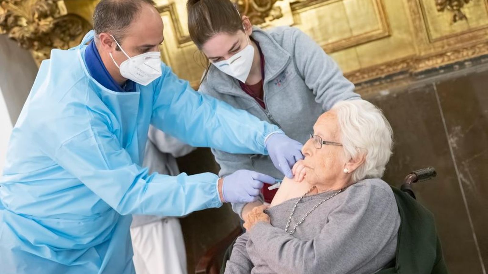 Vacunación en la residencia San Juan de la Cruz.