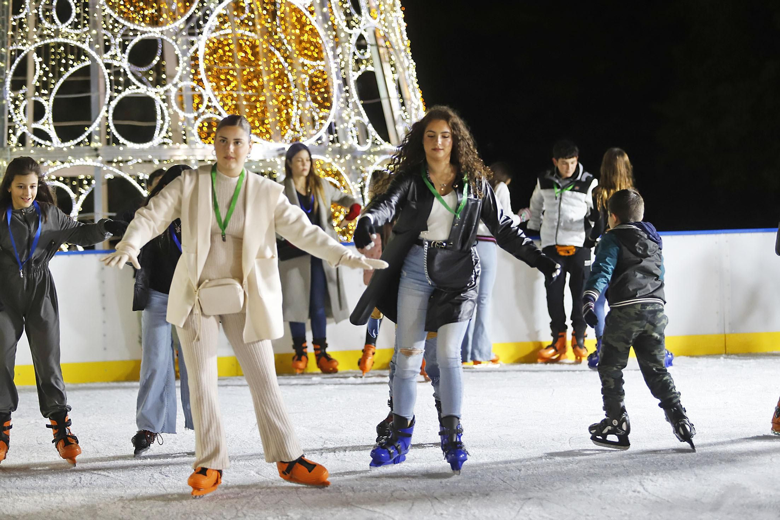 Imágenes de la pista de hielo en Isla Chica por Navidad