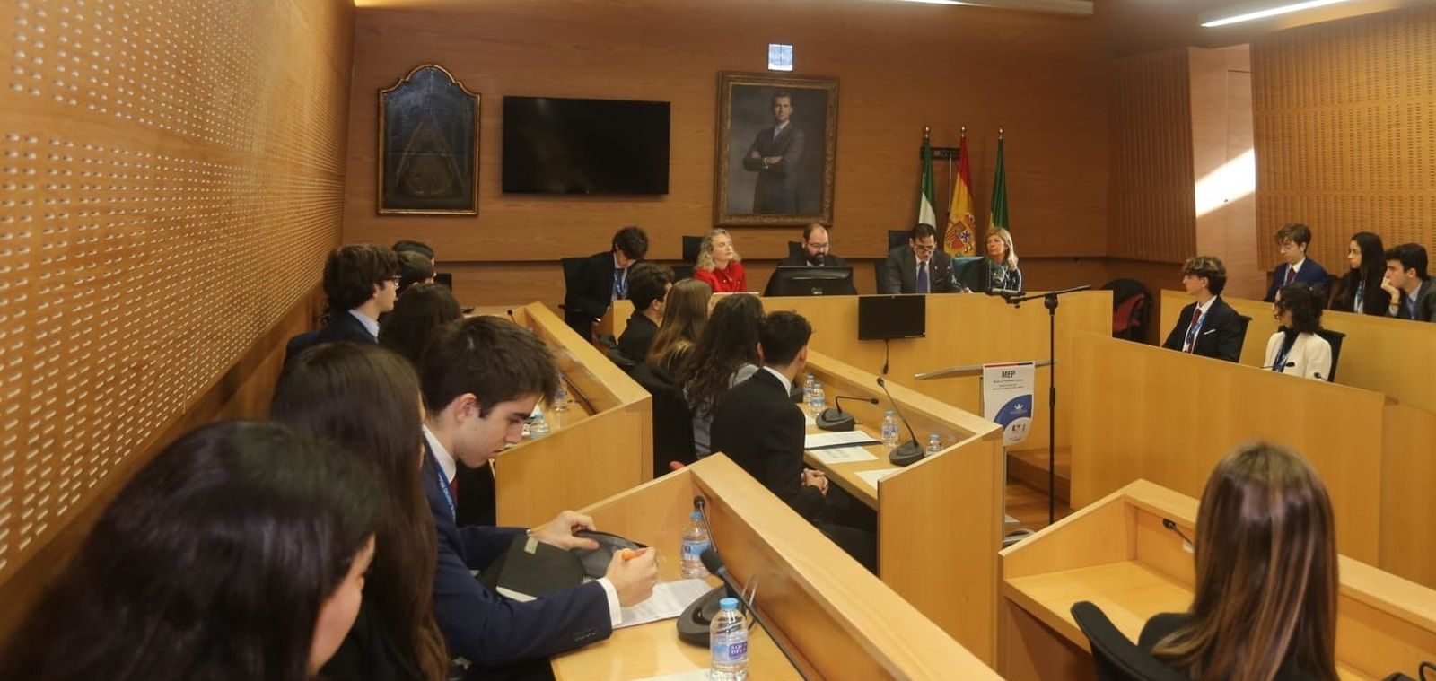 Una imagen del debate celebrado este sábado en el Ayuntamiento de El Puerto.