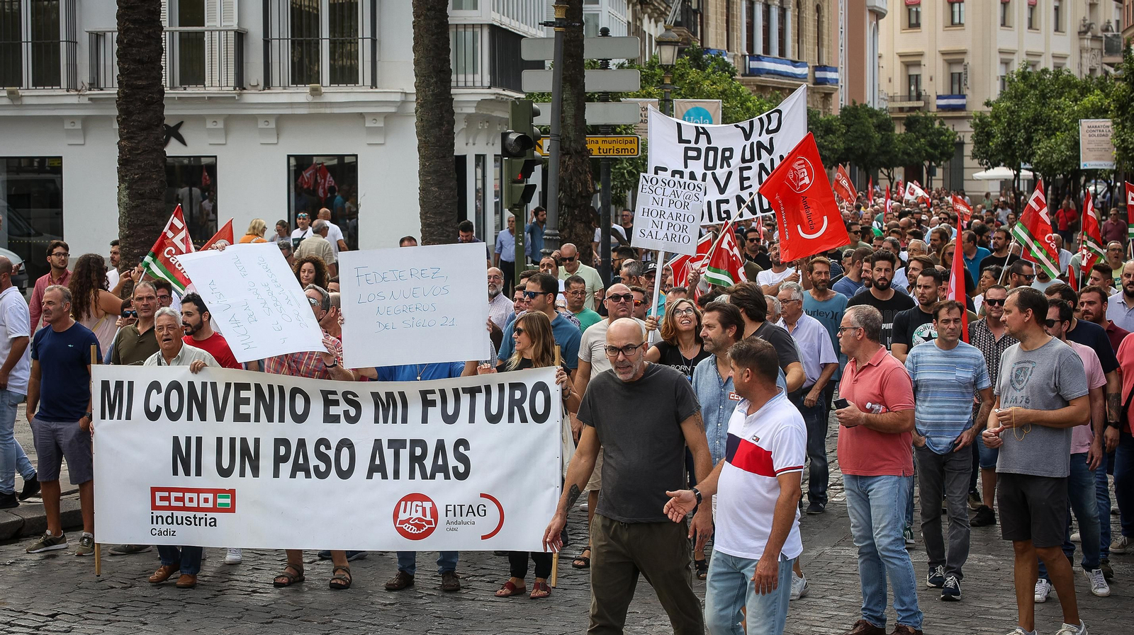 Manifestación de trabajadores de la Vid para pedir un convenio digno