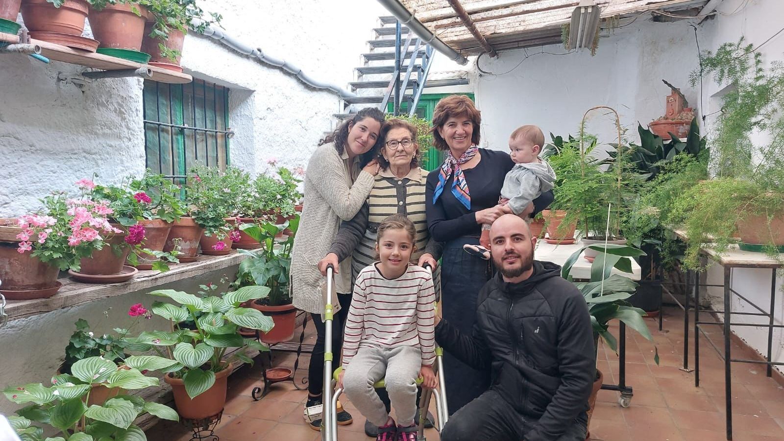 Elisa Cabrerizo ha ido hasta Lanteira para ver a su madre y su familia