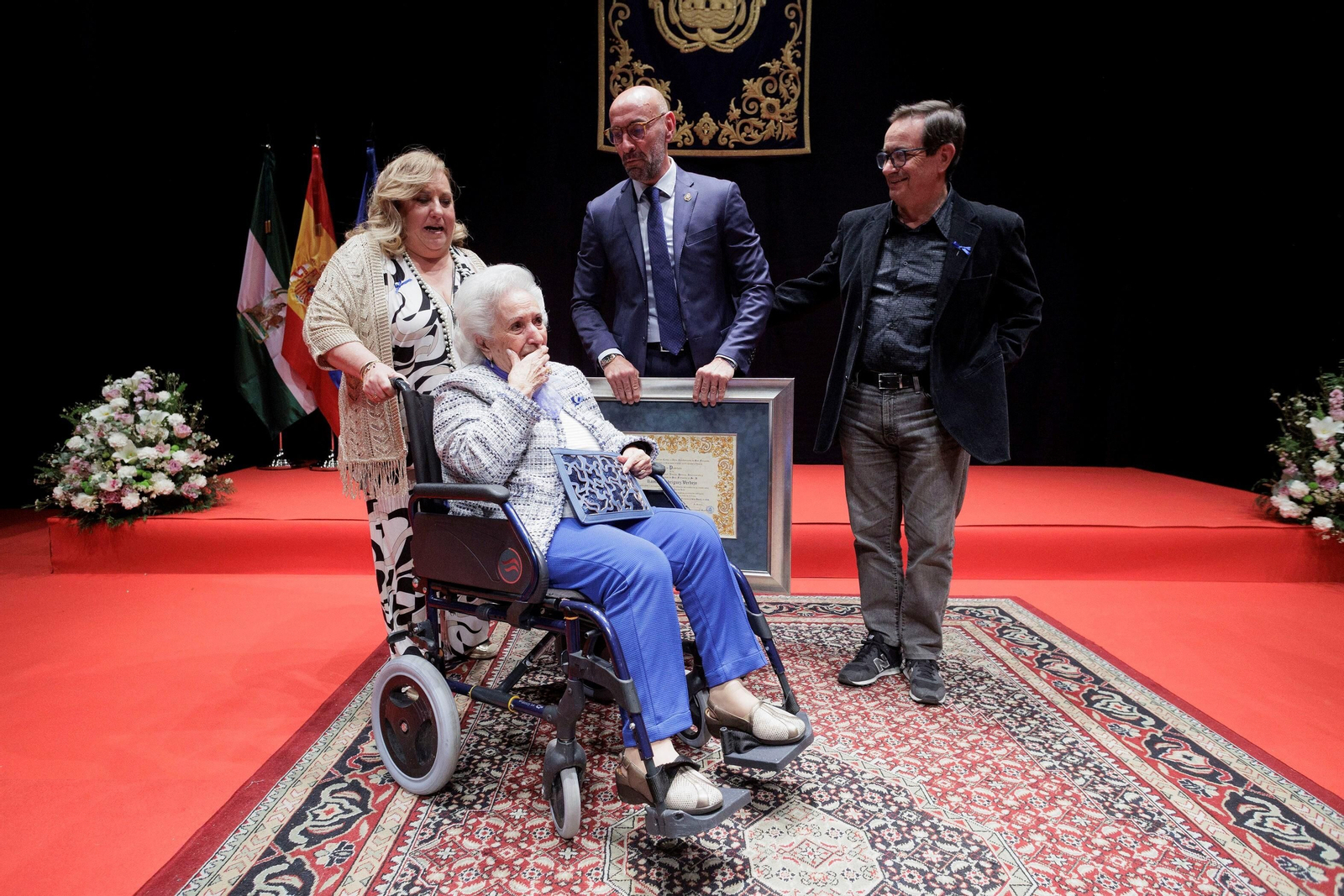 Las imágenes de la entrega del título de Hijo Predilecto de San Fernando a Monchi.