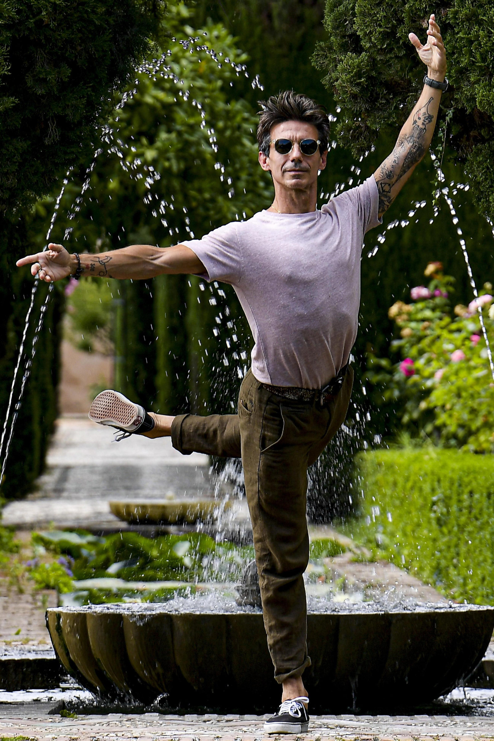 De Luz posa en los jardines del Generalife.