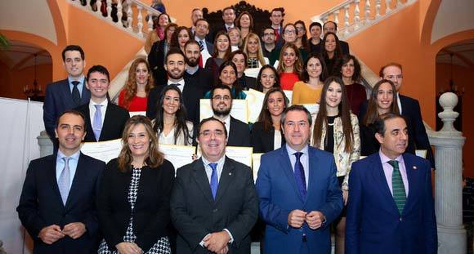 Sevilla premia a sus mejores expedientes universitarios