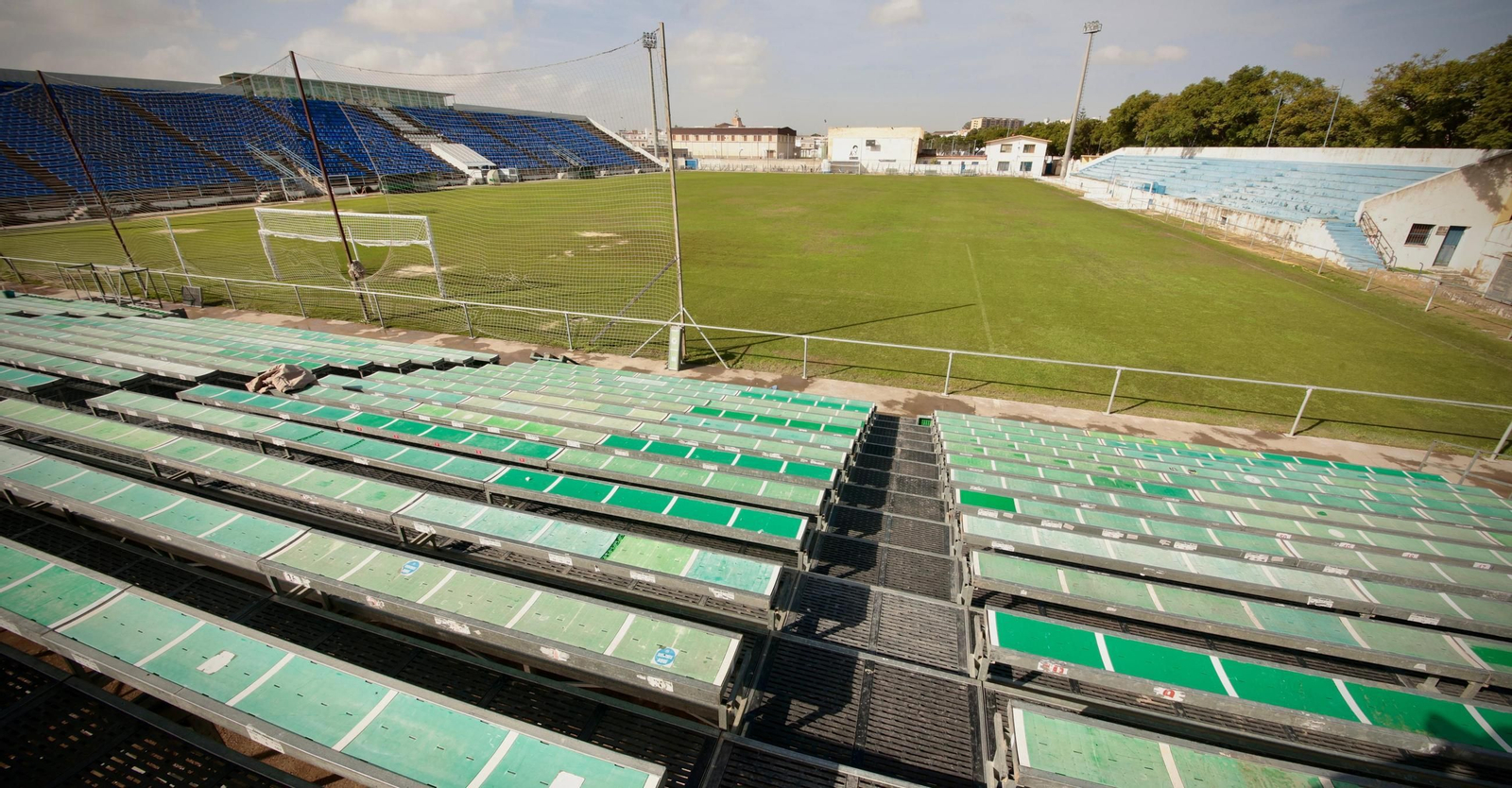 Instalada la grada supletoria en el campo Pedro Garrido de Jerez