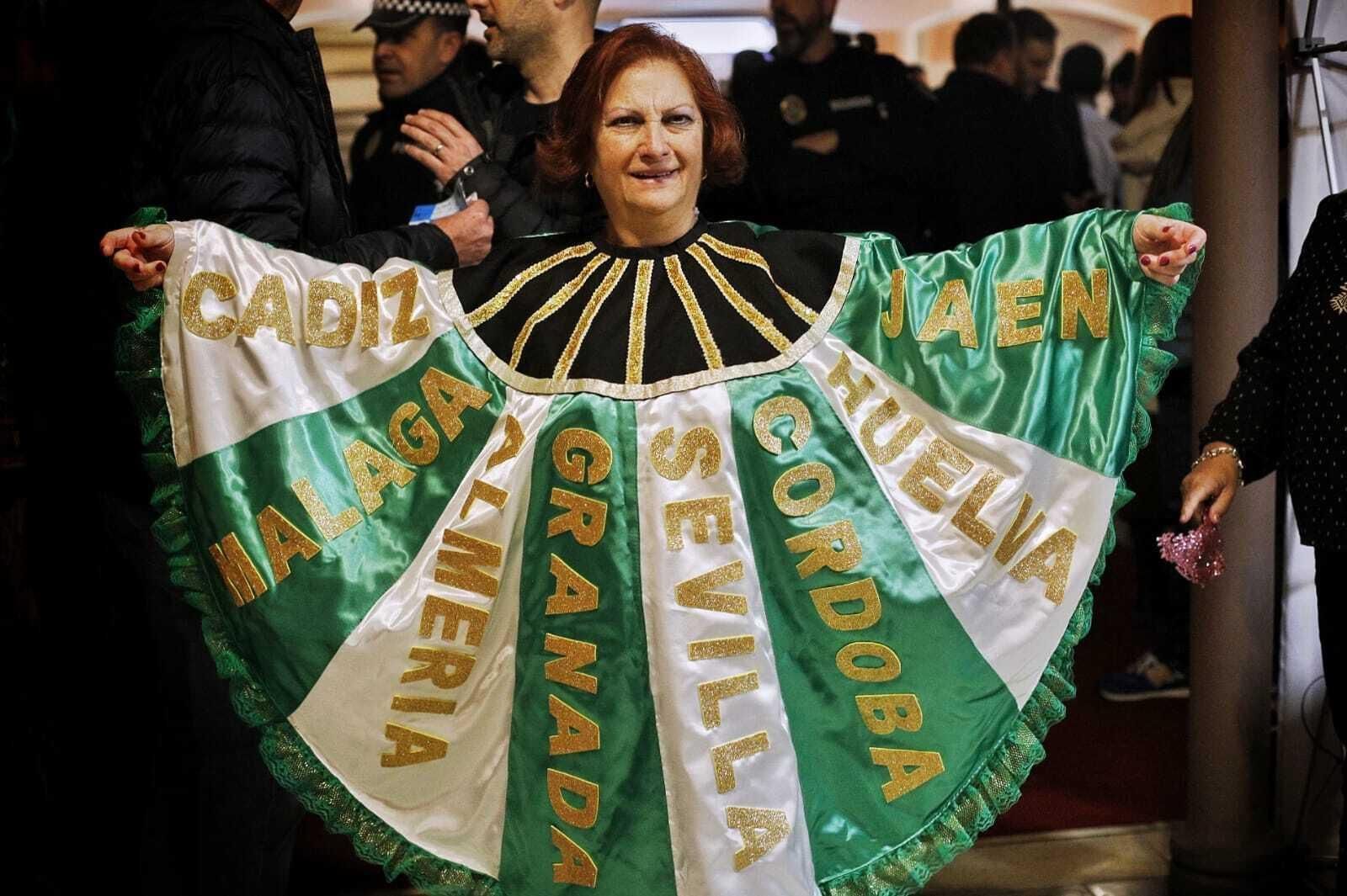 Búscate entre las mejores imágenes de la final del COAC 2024 del Carnaval de Cádiz