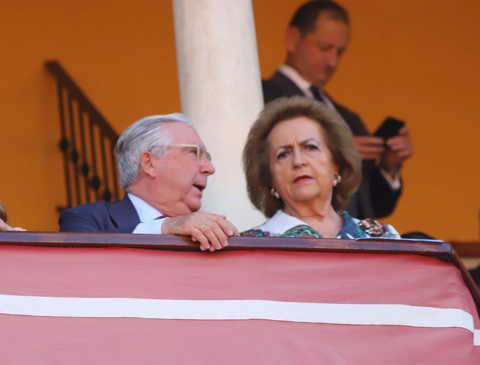 Las fotos de los famosos y las autoridades en la corrida de Miura