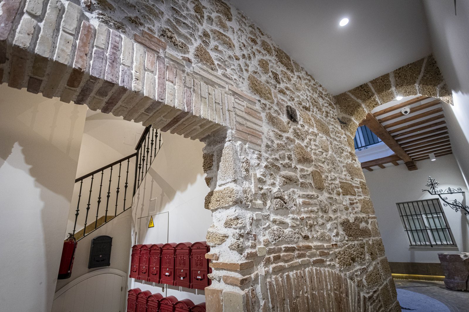 Detalles de la rehabilitación integral de finca en Conde O´Reilly esquina Costa Rica