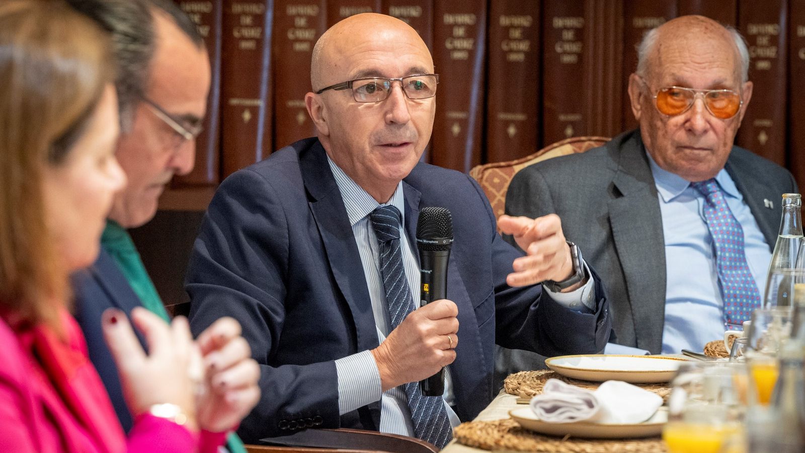 Javier Cabeza de Vaca, presidente de los economistas.