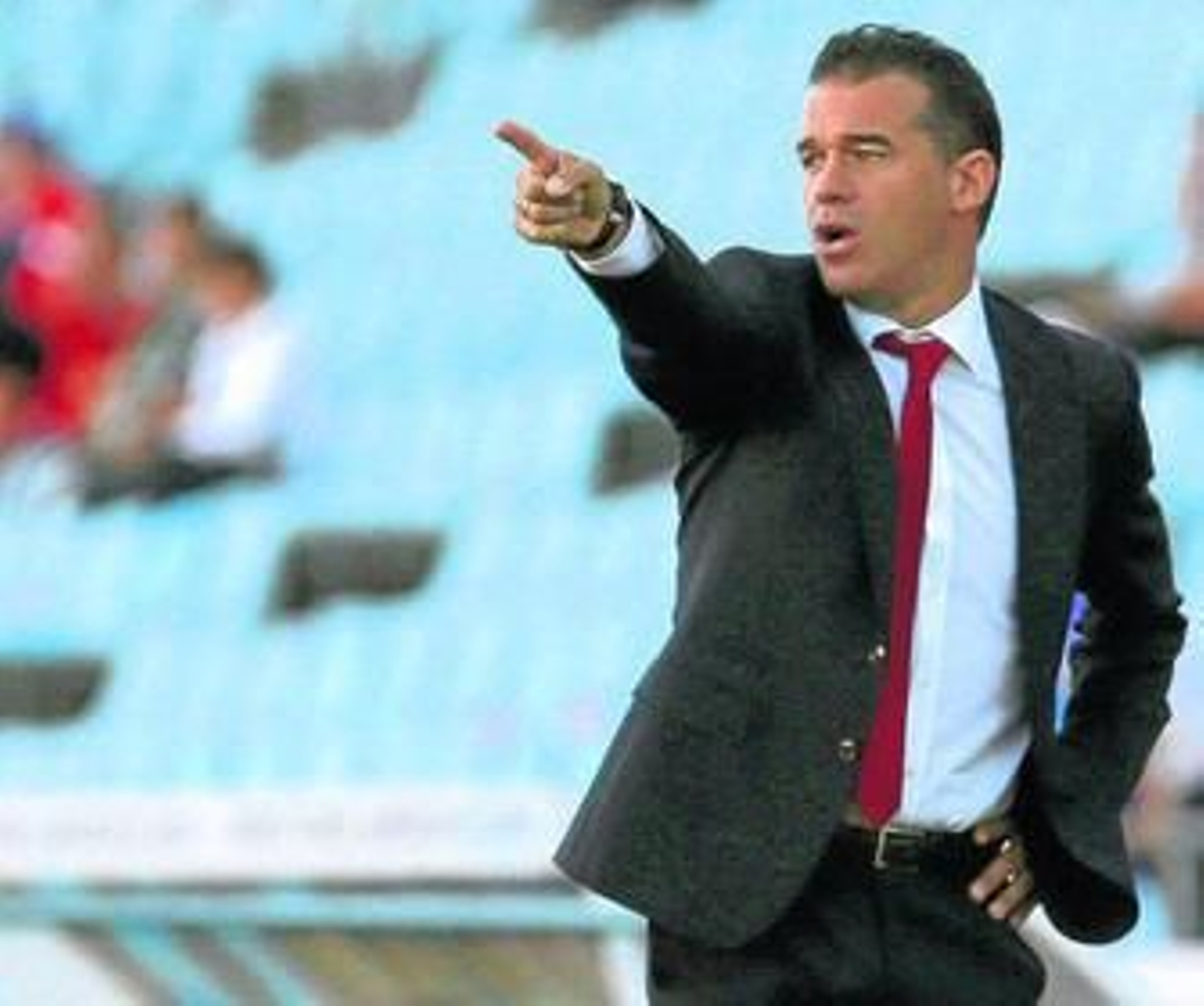 Luis García, técnico del Getafe, durante un encuentro de esta temporada.