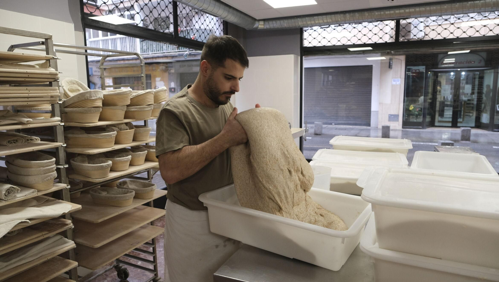 Vea cómo hacen el pan en la Panadería 'La Pelina'