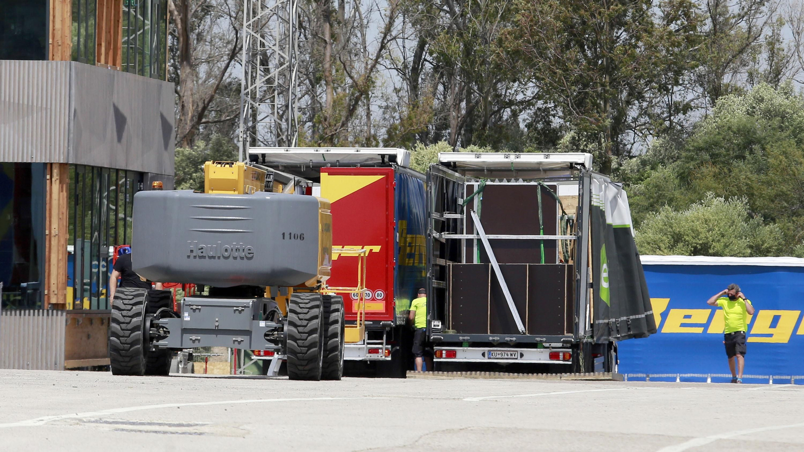 Preparativos en el Circuito de Jerez - Ángel Nieto