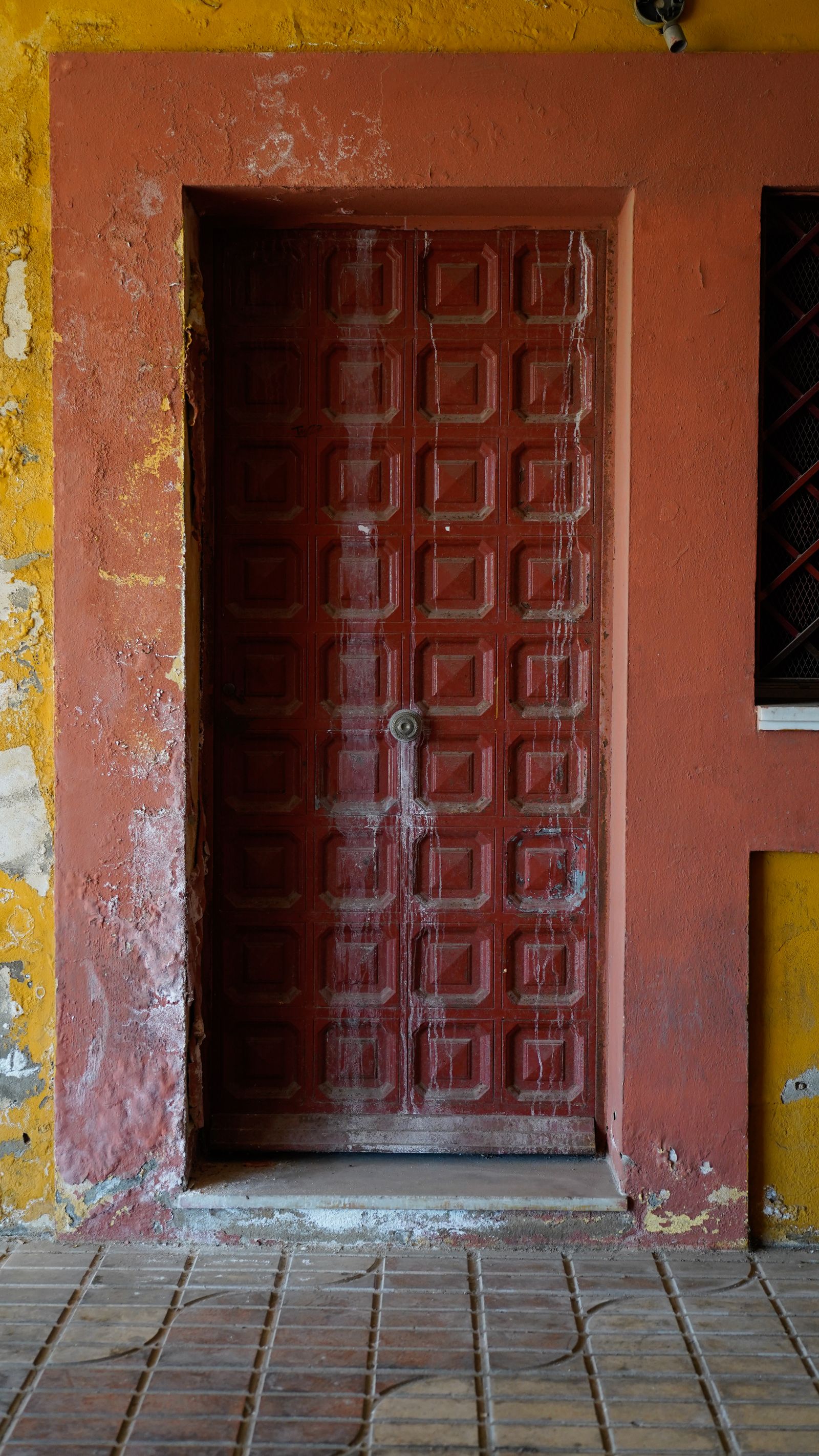 Así es la dejadez en el Centro Cívico de la reconquista.