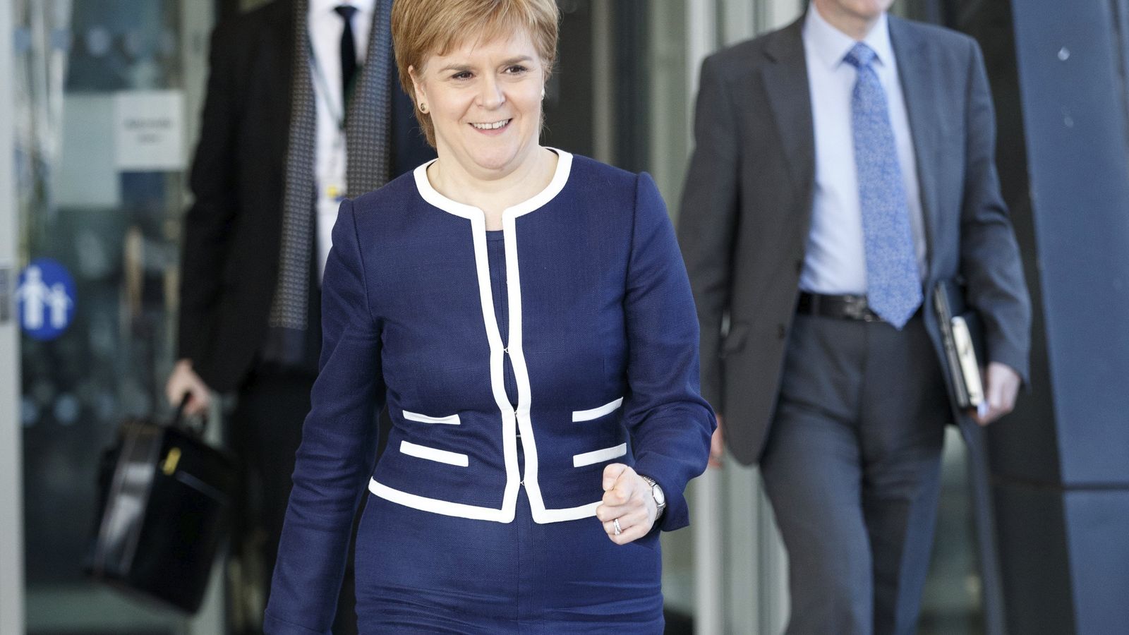 Sturgeon sale del encuentro con May.