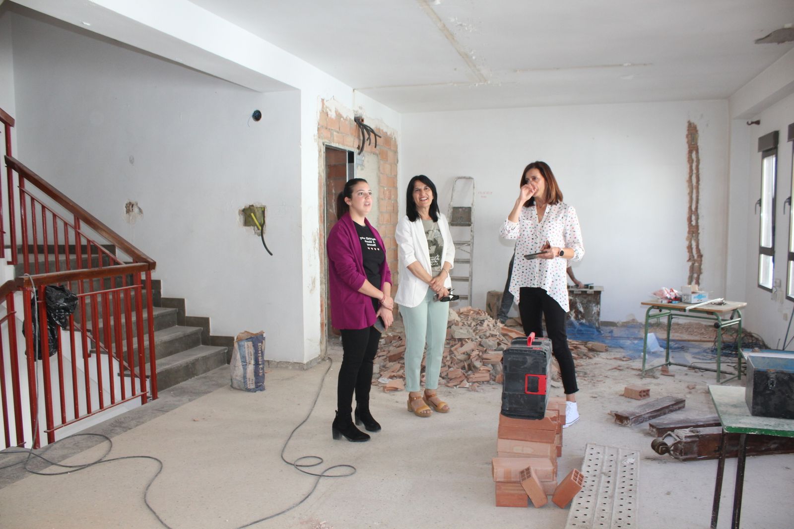 Imagen de las obras para adaptar la antigua sede del Ayuntamiento de Colomera a una oficina de información turística