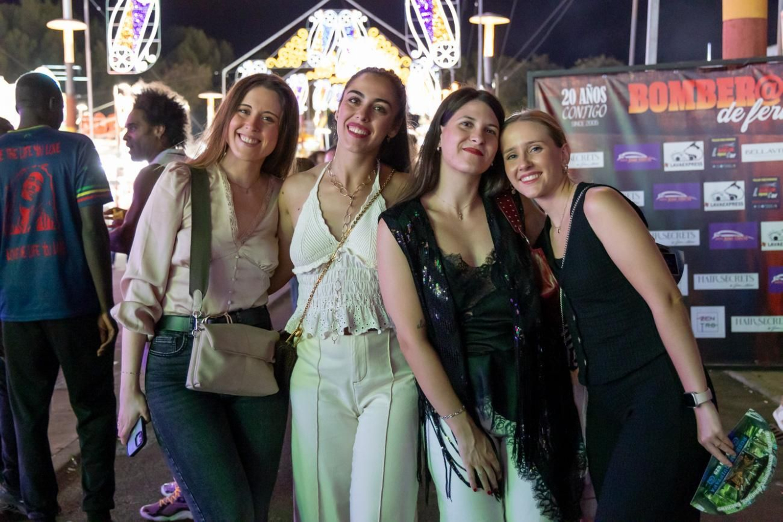 Los jiennenses disfrutan una noche más de la Feria de San Lucas