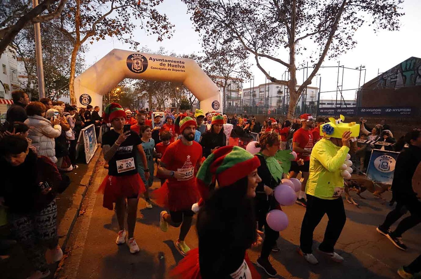 Imágenes de la carrera de San Silvestre en Huelva