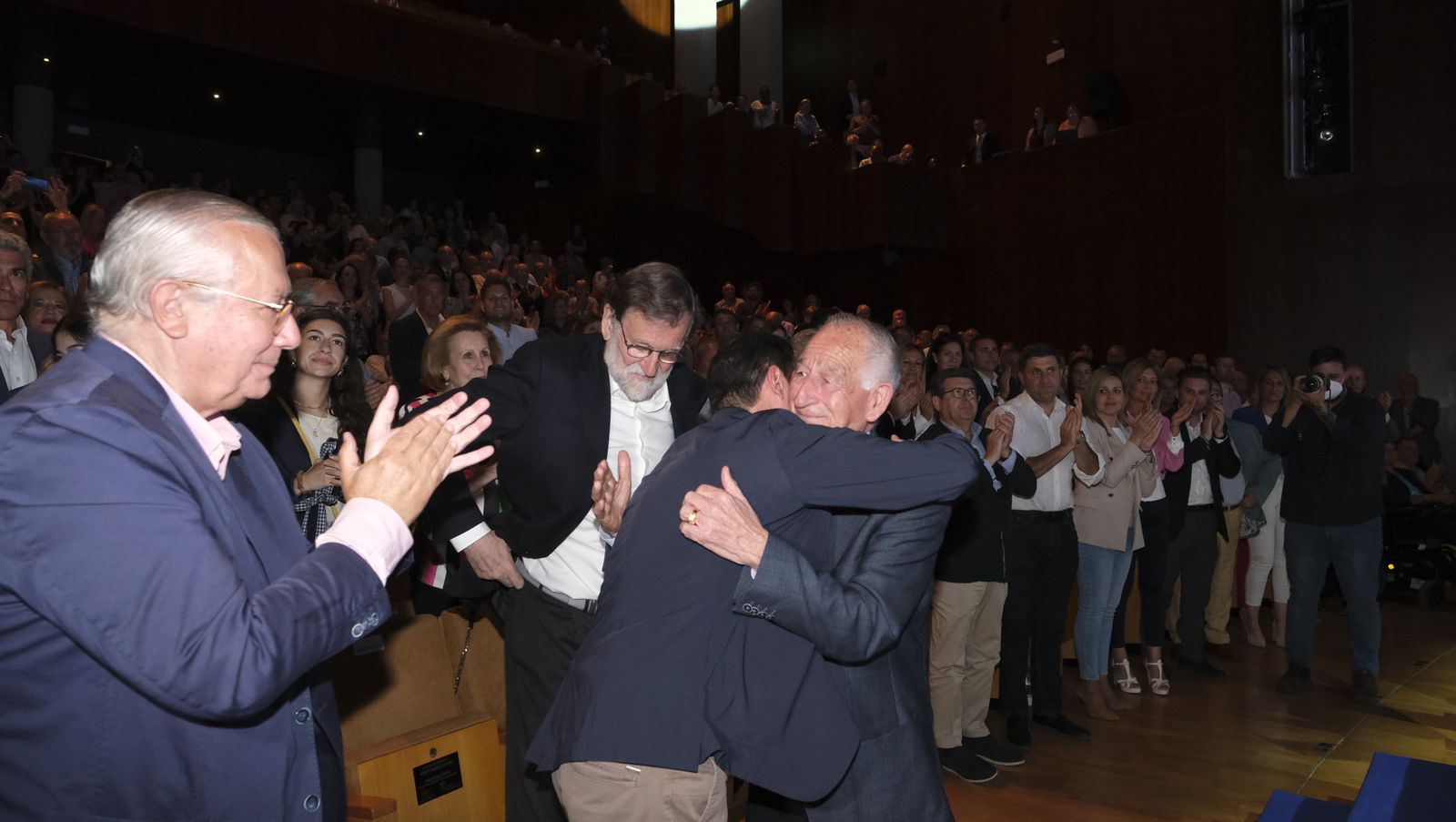 Imágenes de Rajoy apoyando la candidatura de Gabriel Amat a la Alcaldía de Roquetas de Mar