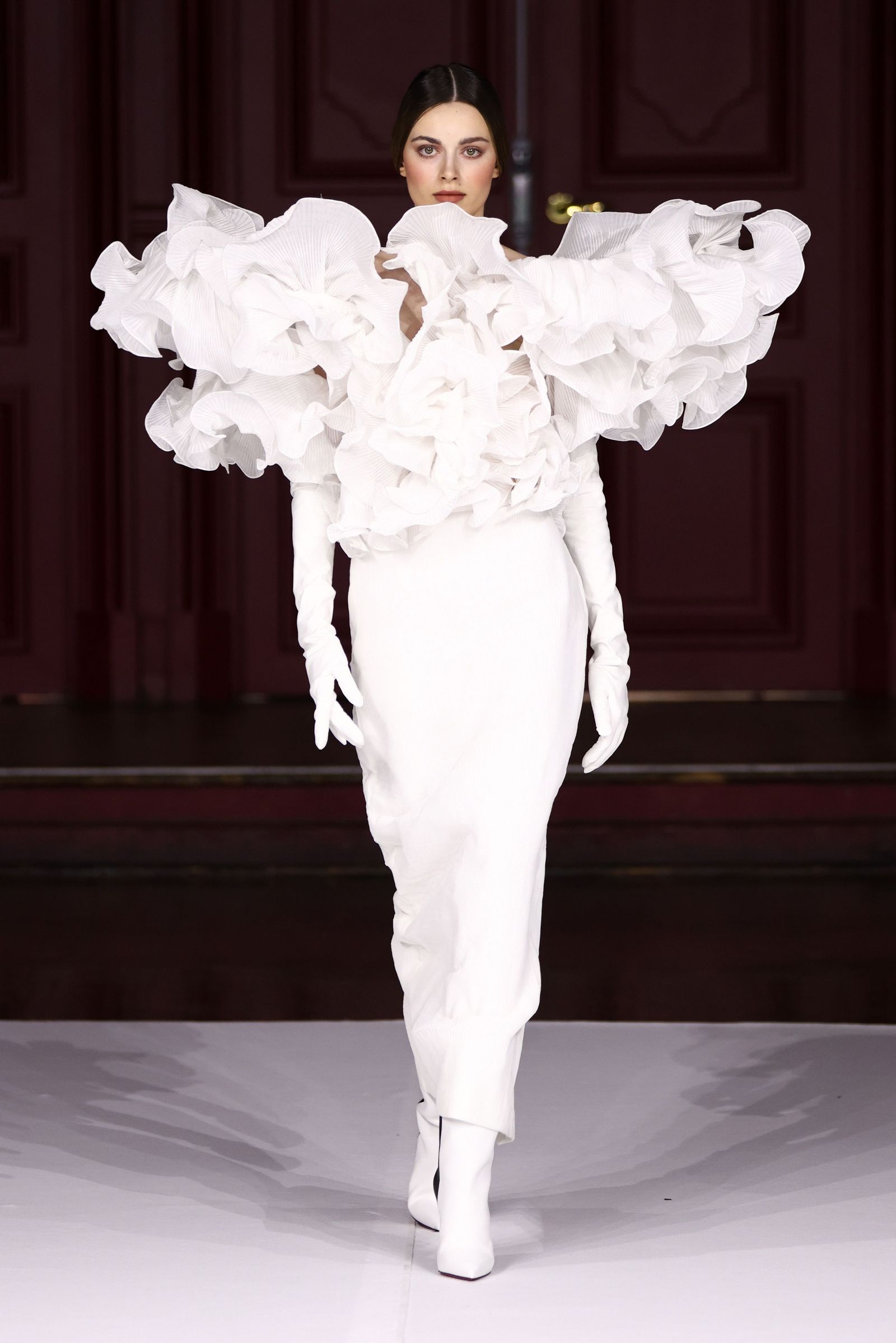 El desfile de la colección 'Fieras' de Juana Martín en París, en imágenes