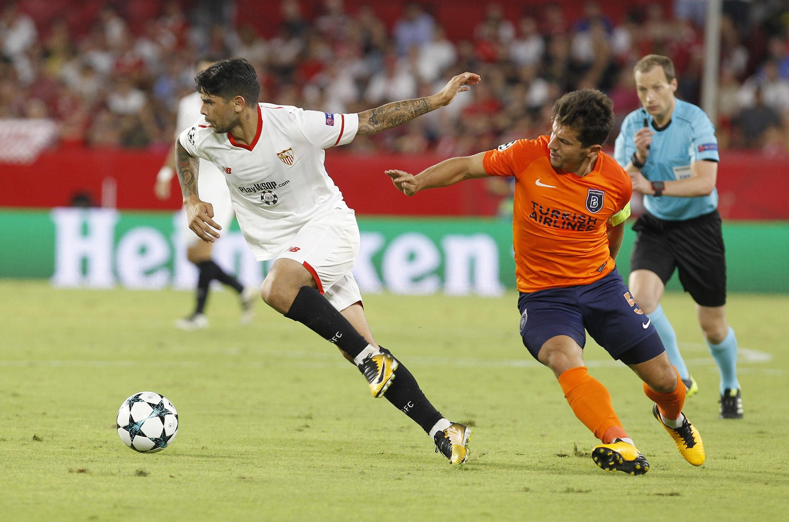 Las imágenes del Sevilla-Basaksehir