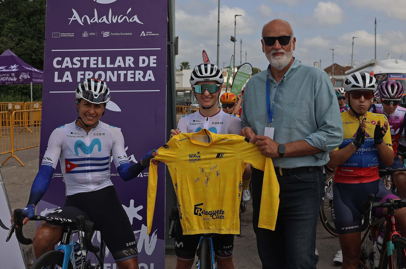 Fotos de la salida de la III Vuelta Ciclista femenina a Andalucía desde Castellar