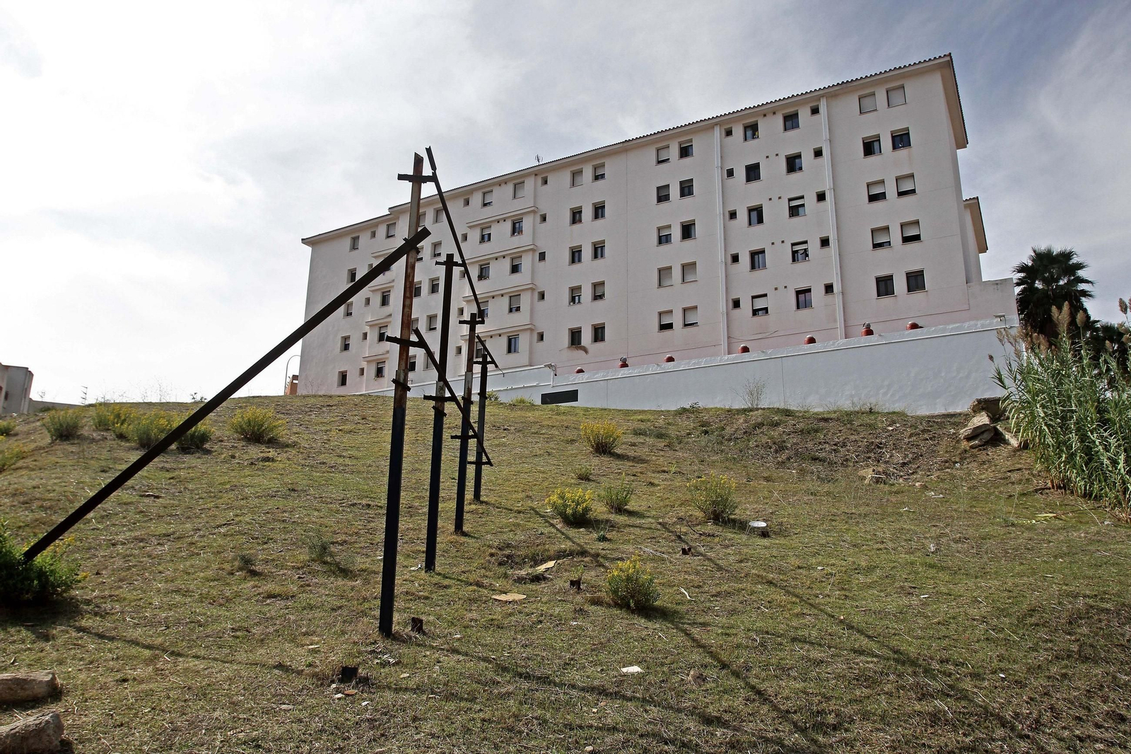 Los terrenos que fueron cedidos a la Guardia Civil para la ampliación de la Comandancia de Algeciras.