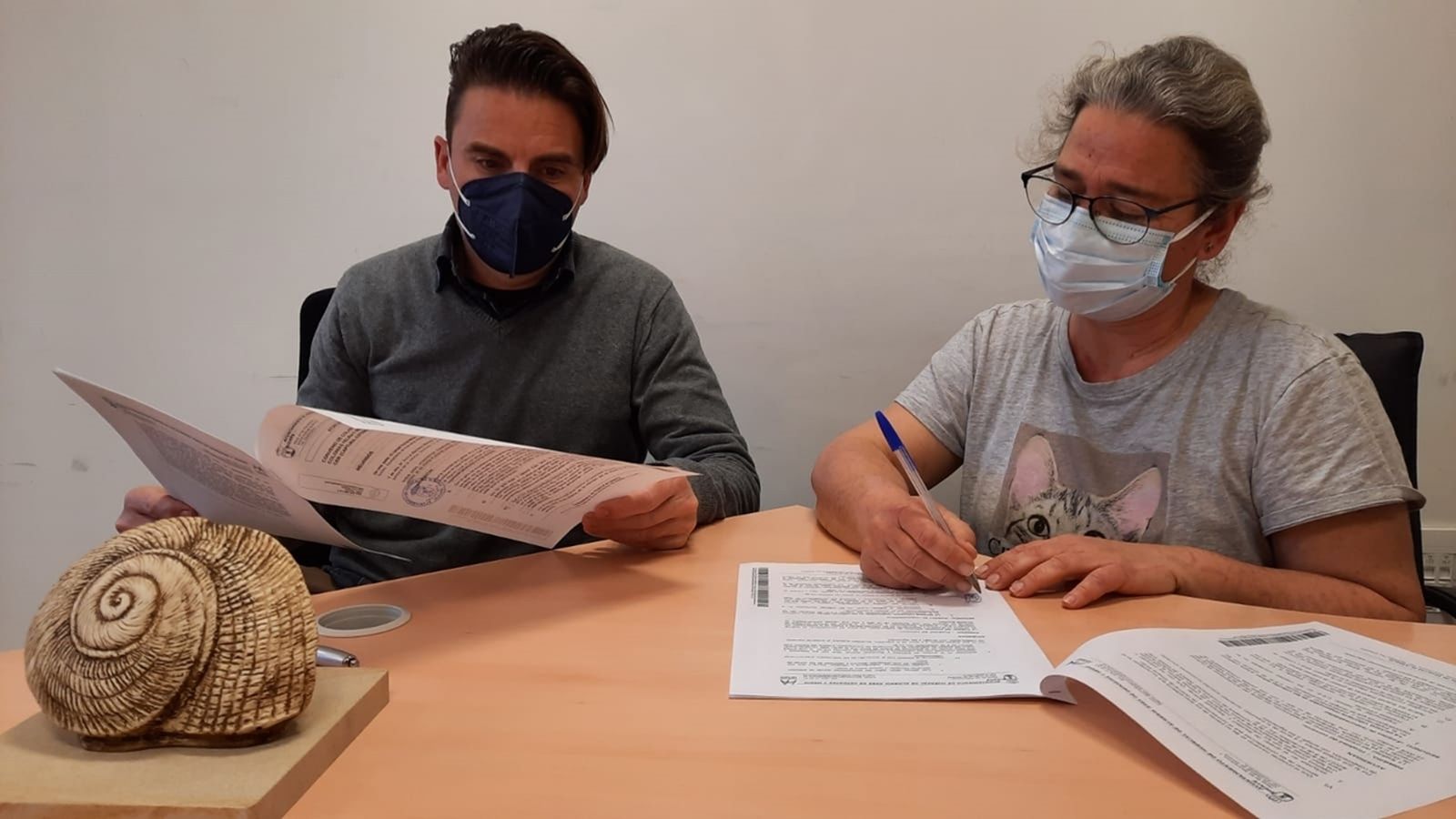 Huércal refuerza su compromiso con los gestores de las colonias felinas