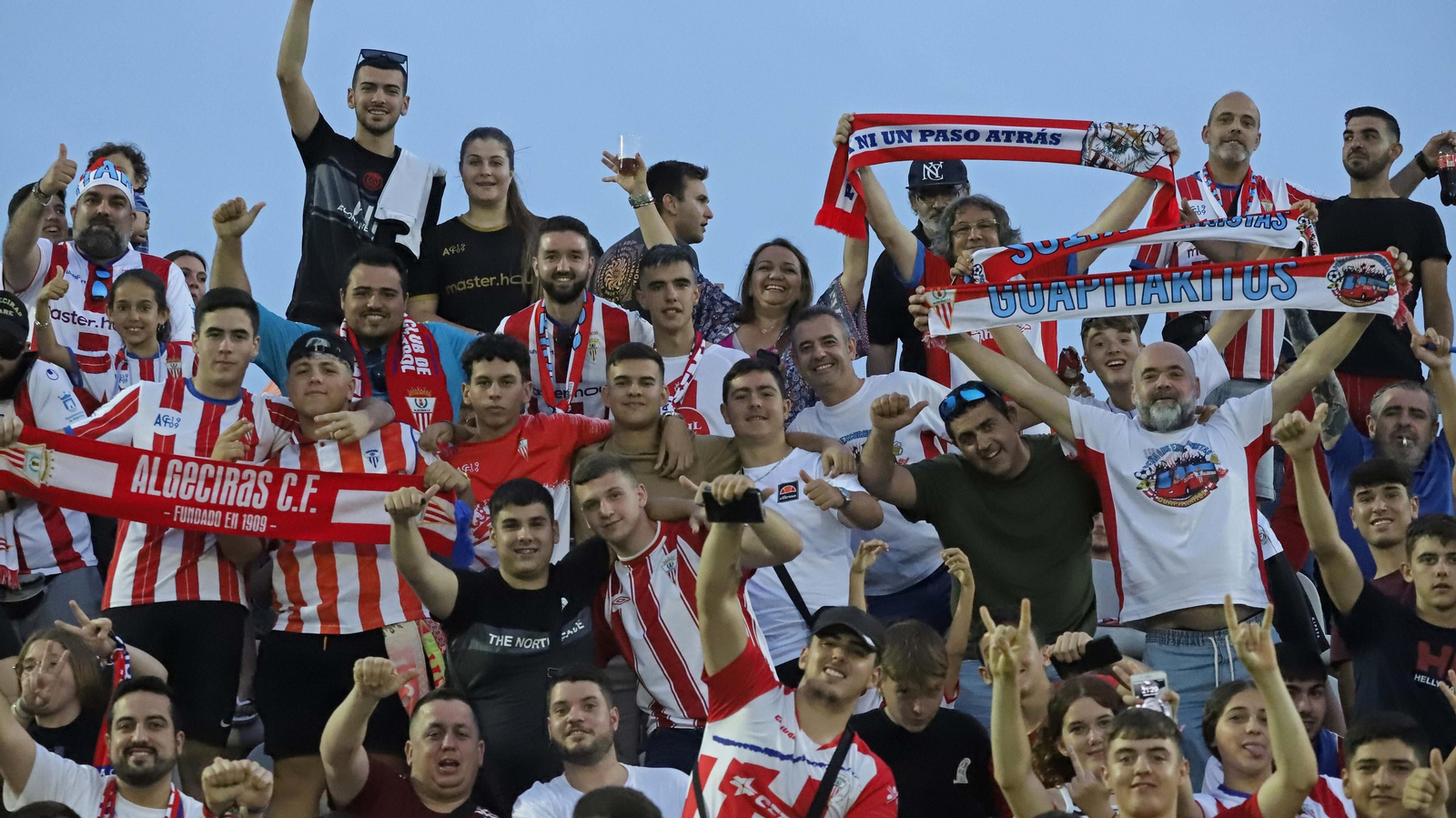 Fotos de la afición del Algeciras CF en el Nuevo Mirador
