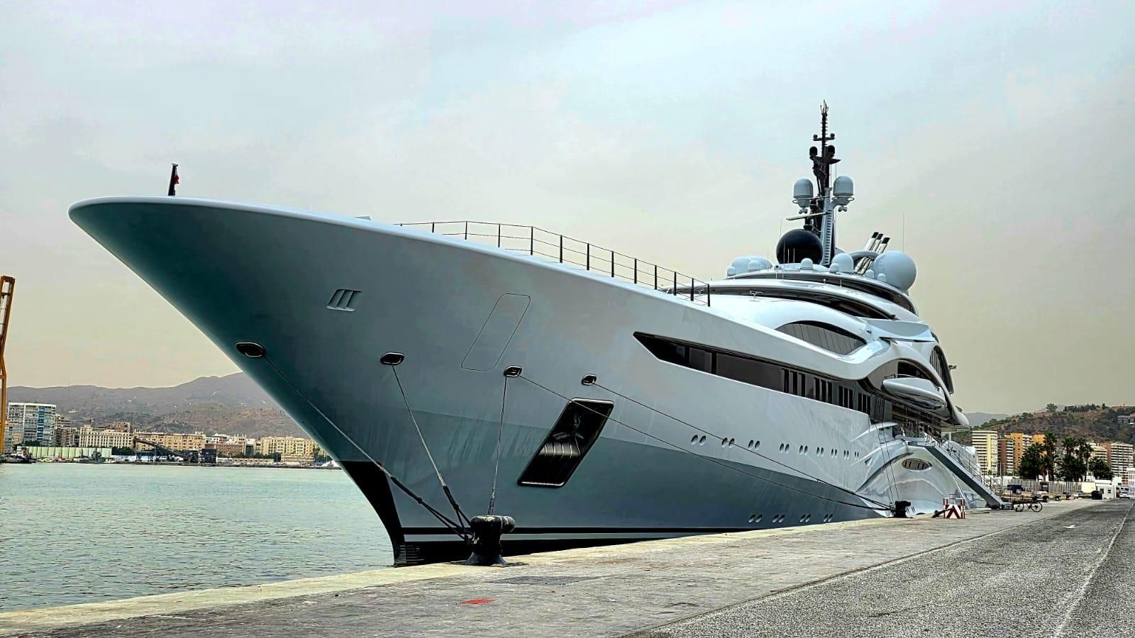 Al Lusail muelle de levante.