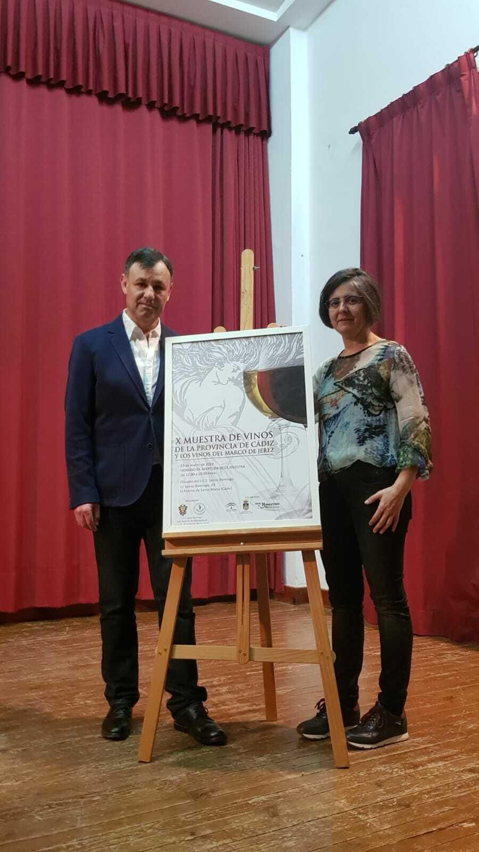 Rafael Saldaña Ruiz, director del IES Santo Domingo, junto a Victoria Caro, vicedirectora. Rafael Saldaña Ruiz, director del IES Santo Domingo, junto a Victoria Caro, vicedirectora.