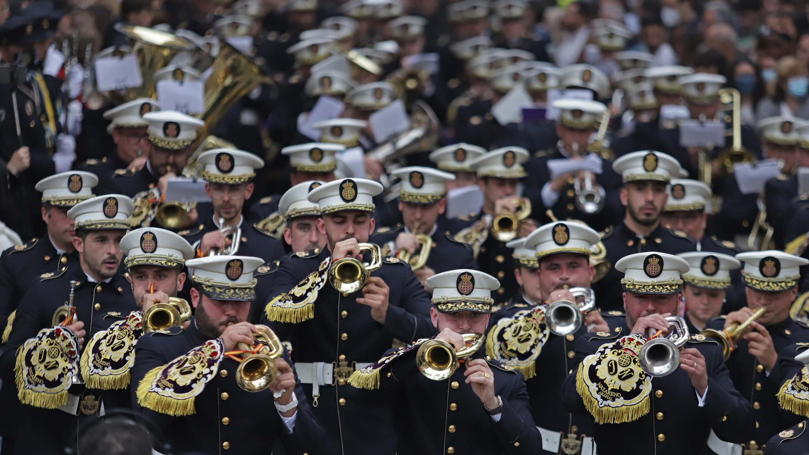 Fotos del Lunes Santo en Algeciras: La Columna y la Legión