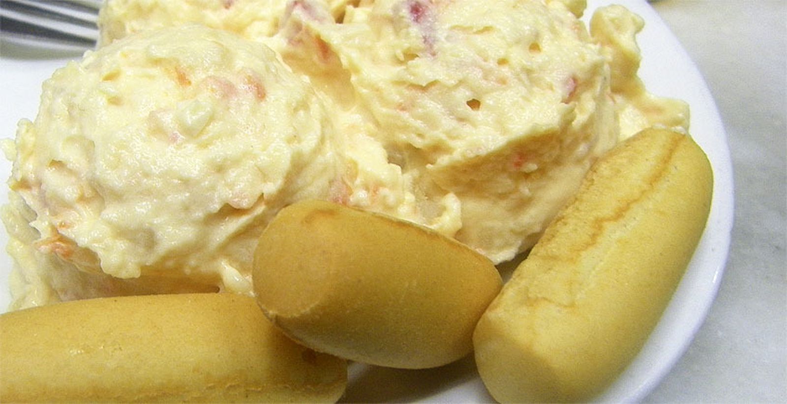 La ensaladilla de gambas del bar Los Hermanos de Conil