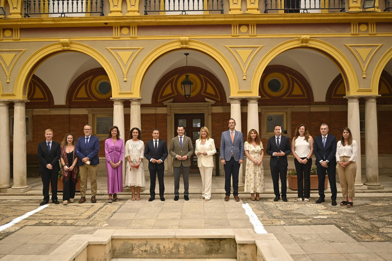 Visita de Juanma Moreno al Ayuntamiento de Huelva, en Imágenes