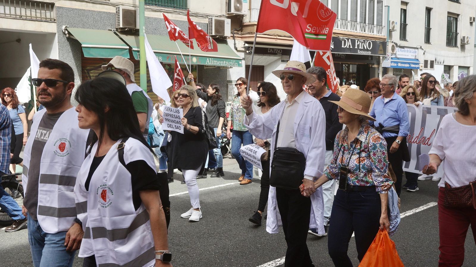 La protesta entra en Recaredo.