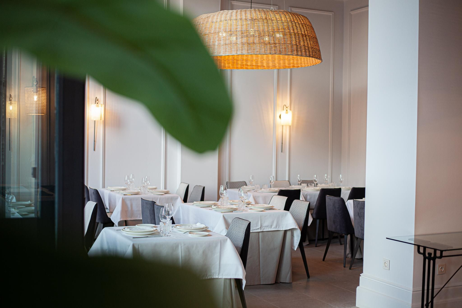 El impresionante restaurante de Córdoba donde nunca adivinarías qué hay tras sus puertas