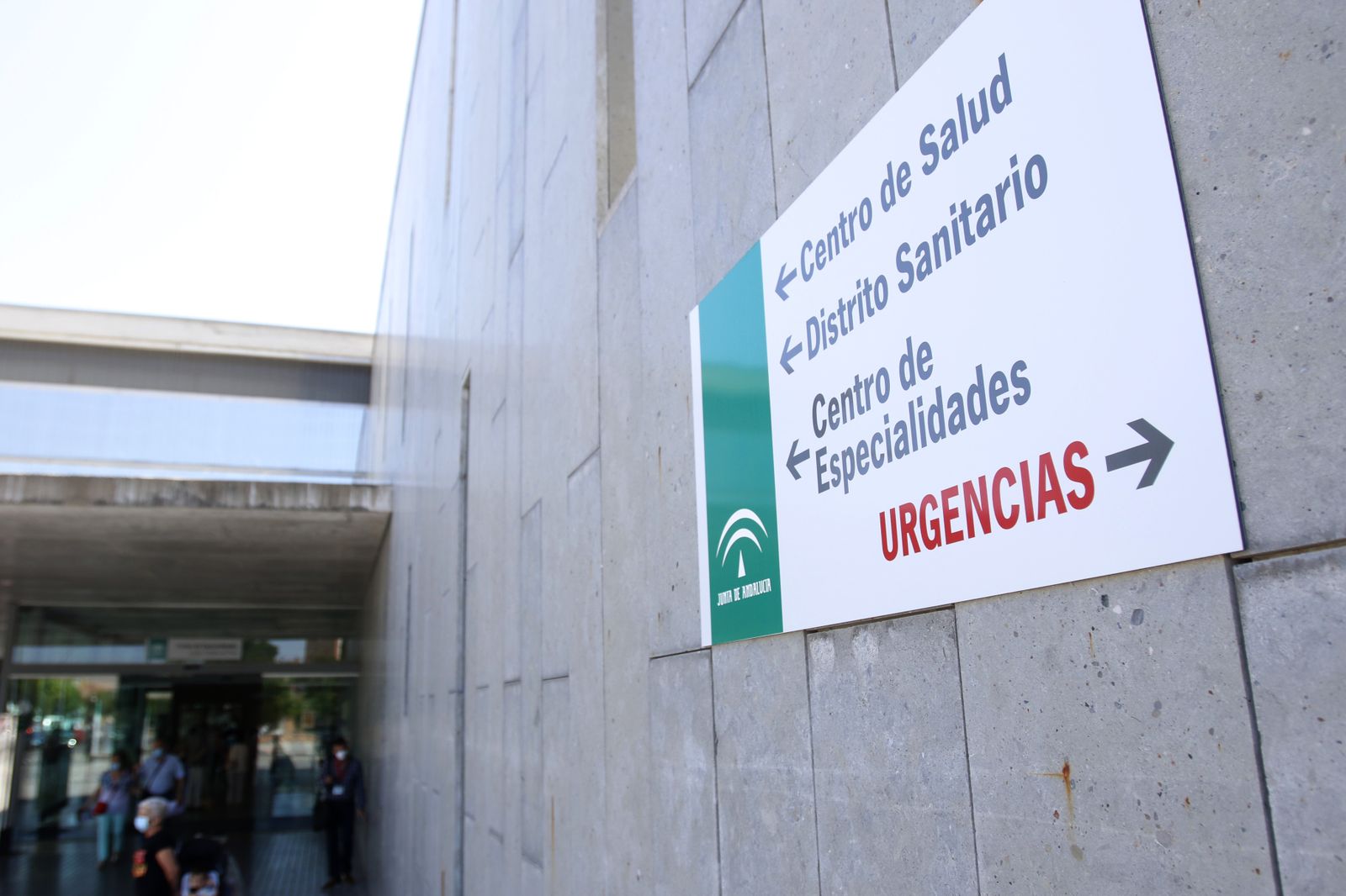 Señalización en el centro sanitario Carlos Castilla del Pino.