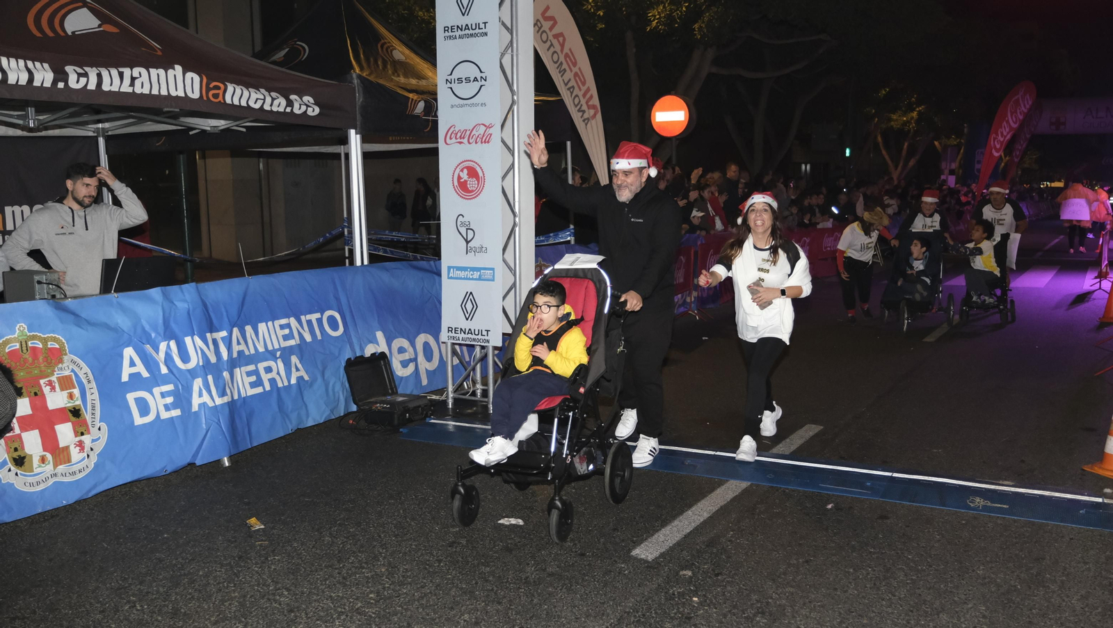 Imágenes de la XIV edición de la San Silvestre de Almería