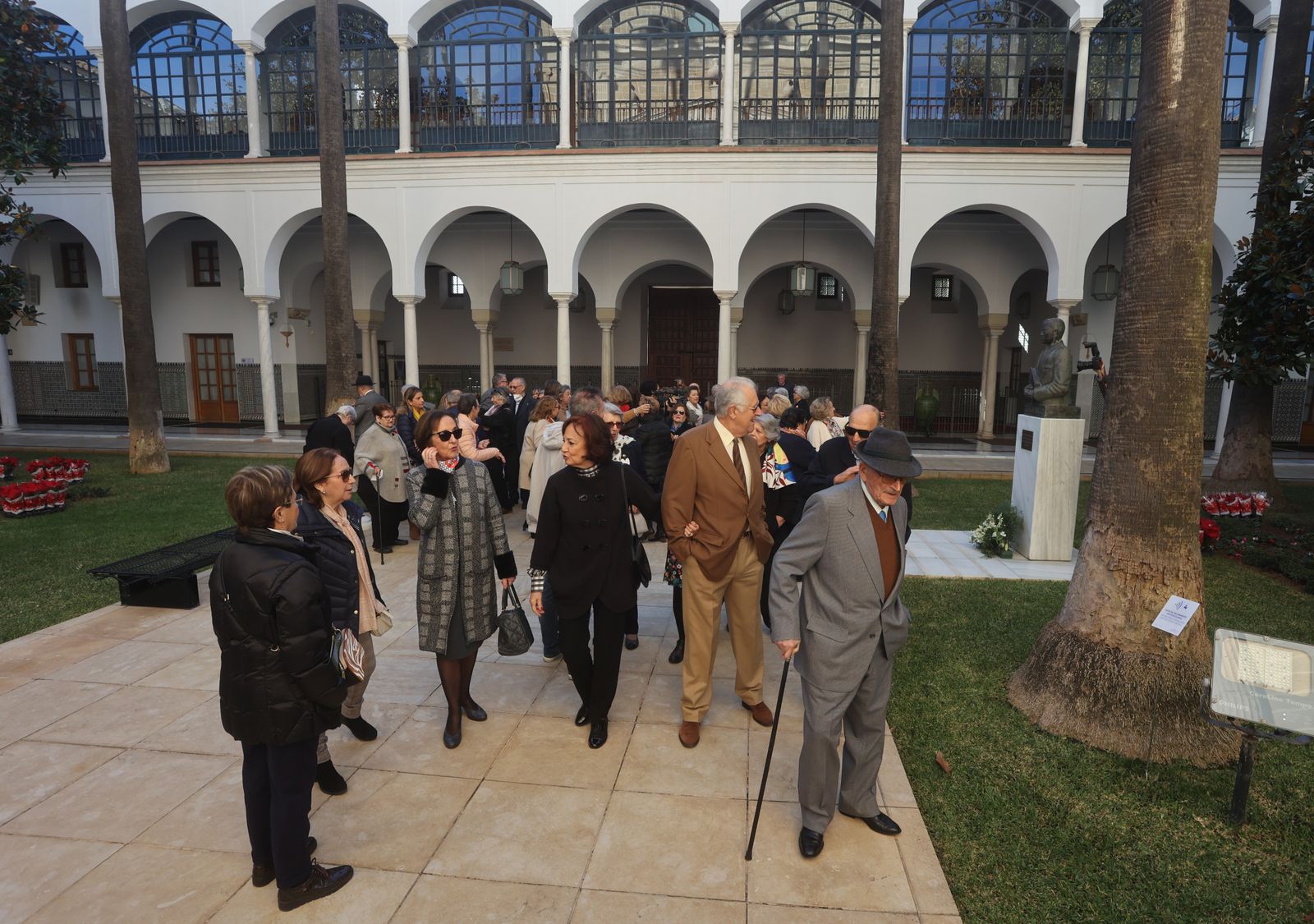Visita de la última promoción de enfermería(1972) que trabajó en el Hospital de las Cinco Llagas