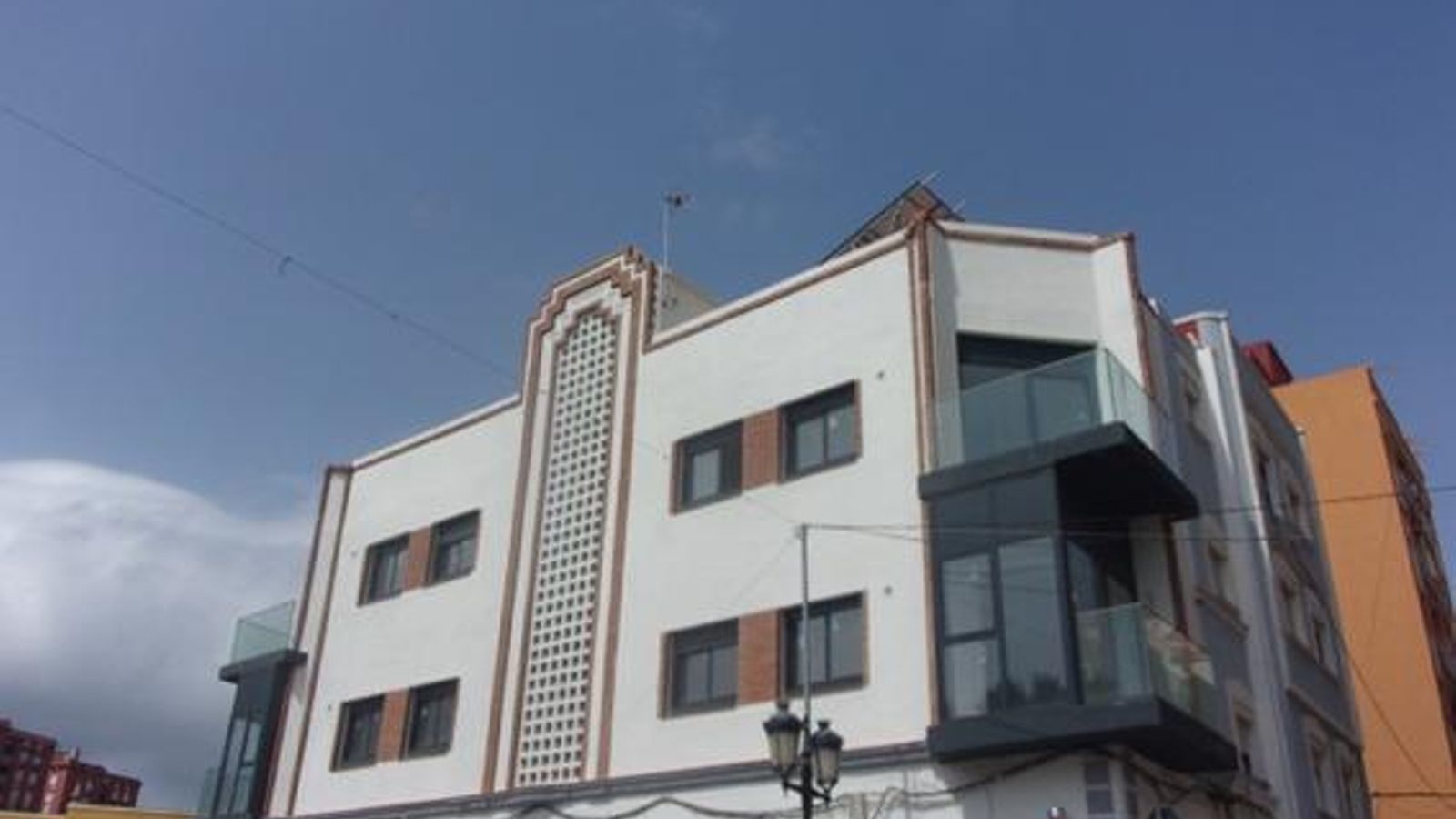 Casa en la Plaza de la Constitución. Casa en la Plaza de la Constitución.