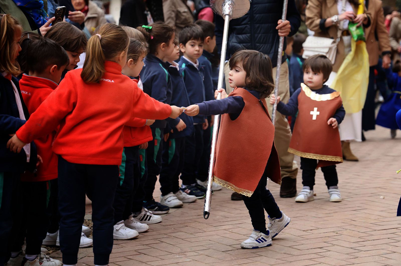 Imágenes de la procesión de la 'Escuela Infantil Mi Pequeño Puerto'