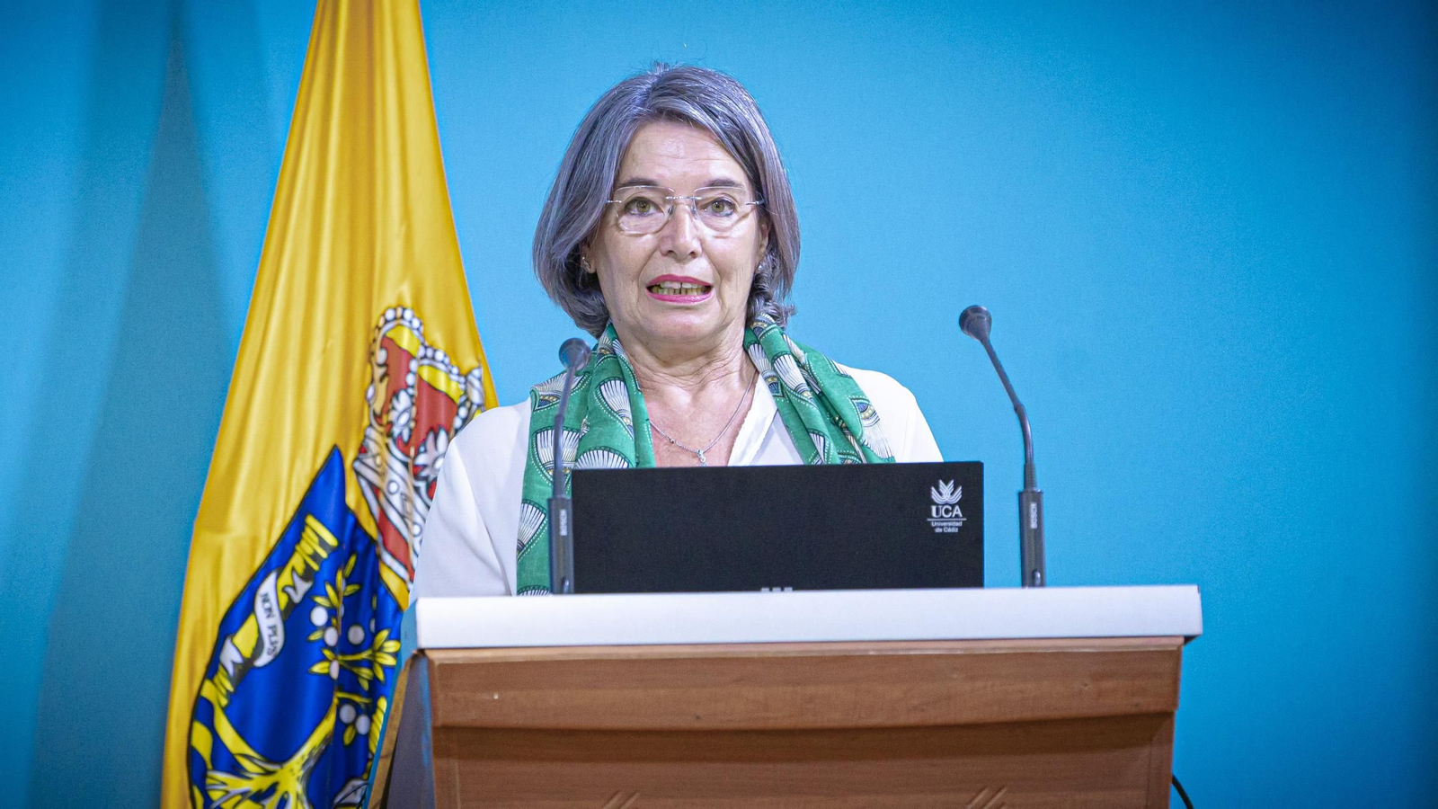 Las imágenes del acto de homenaje al personal sanitario jubilado de los hospitales Puerta del Mar y San Carlos de Cádiz