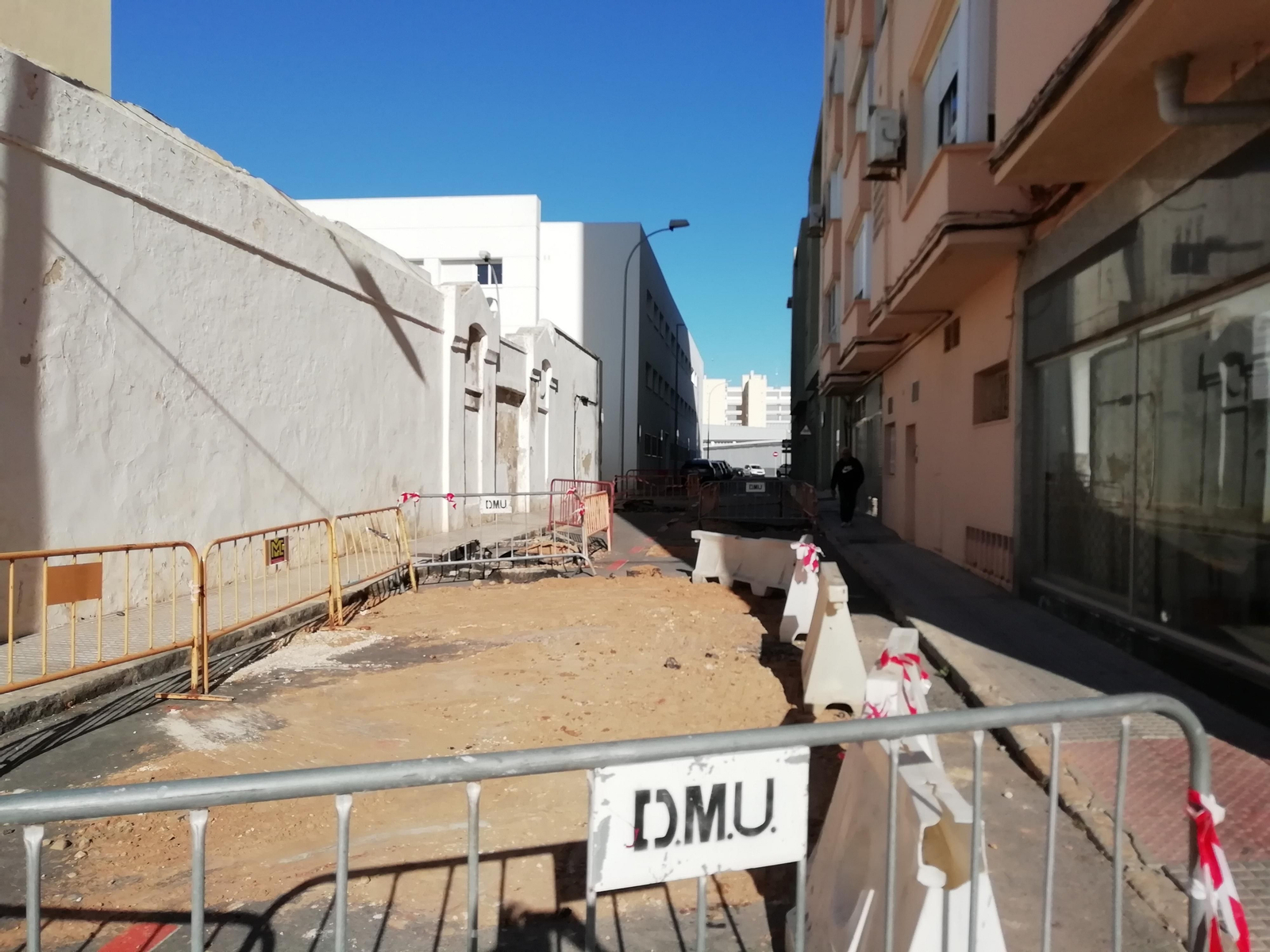 Estado actual de las obras en el Callejón del Blanco, cortado al tráfico desde el pasado mes de agosto. Estado actual de las obras en el Callejón del Blanco, cortado al tráfico desde el pasado mes de agosto.
