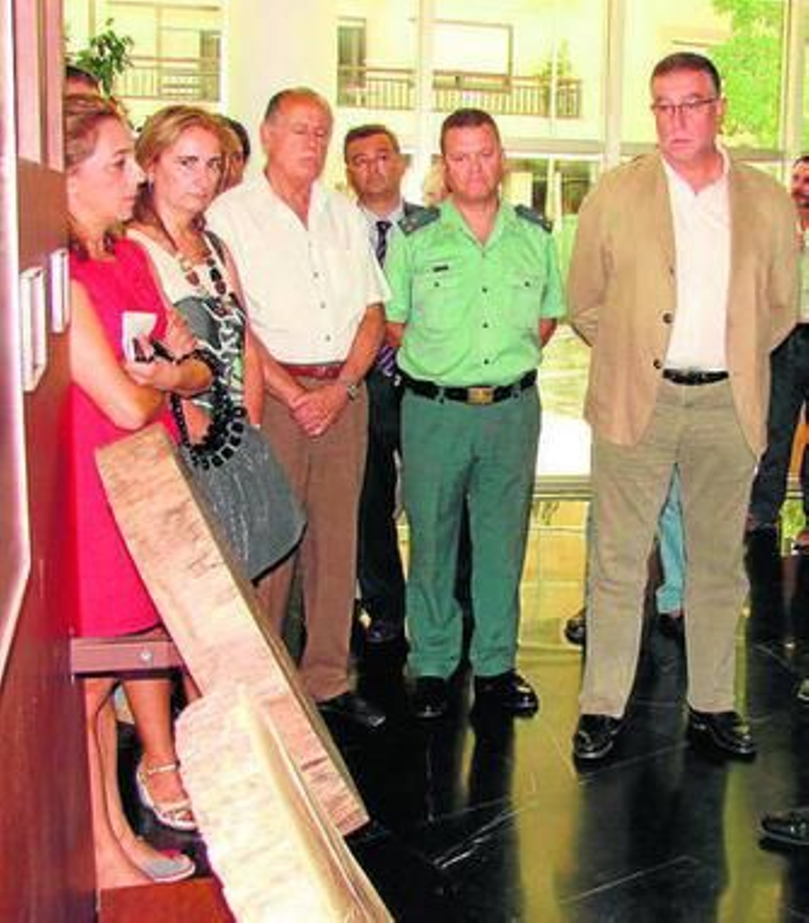 Los asistentes a la inauguración.