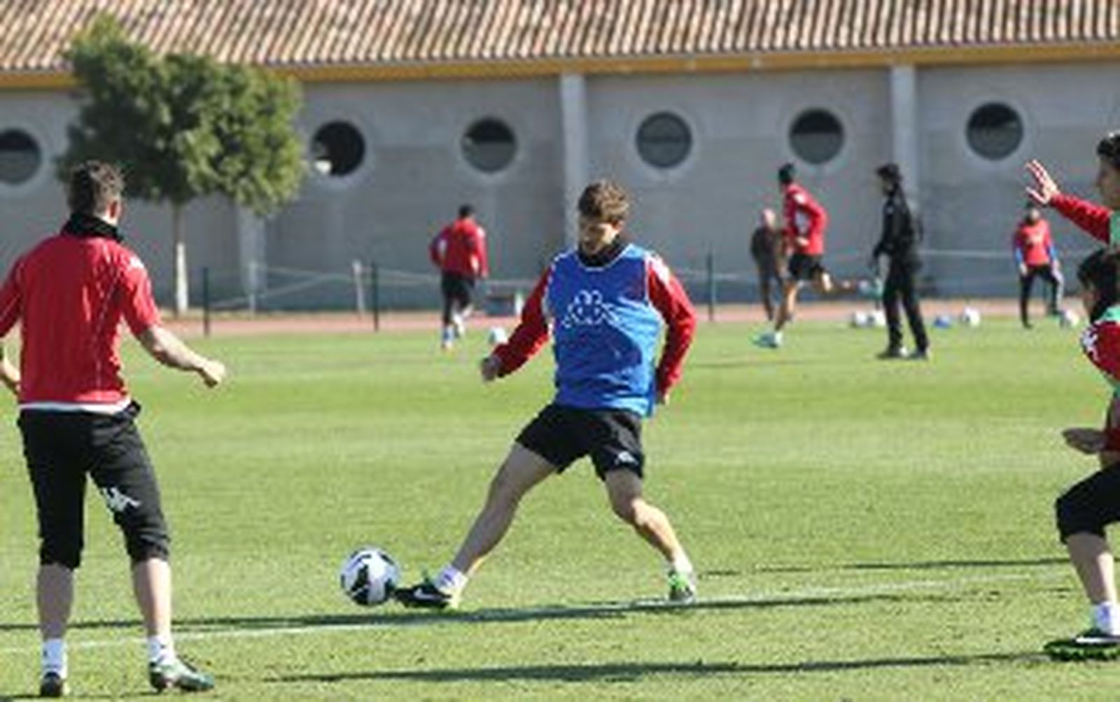 Siete parejas de centrales y tres porteros: fragilidad atrás